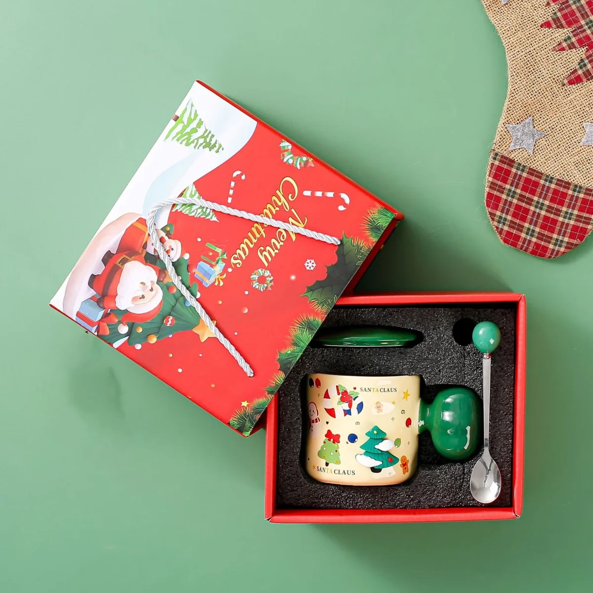 Tasse Noël en Porcelaine à Couvercle Verte – Image 4